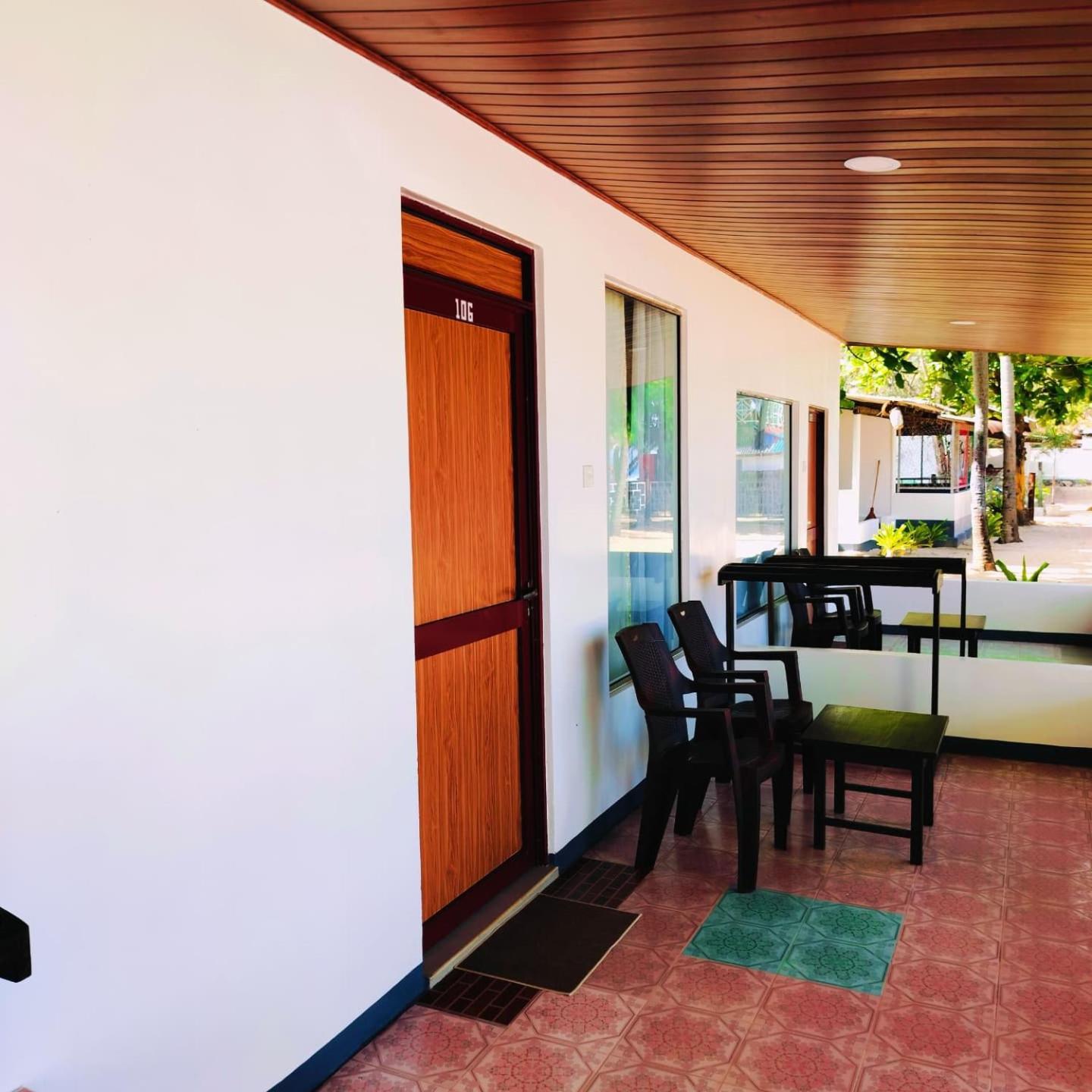 French Garden Pragash Beach Hotel Trincomalee Exterior foto